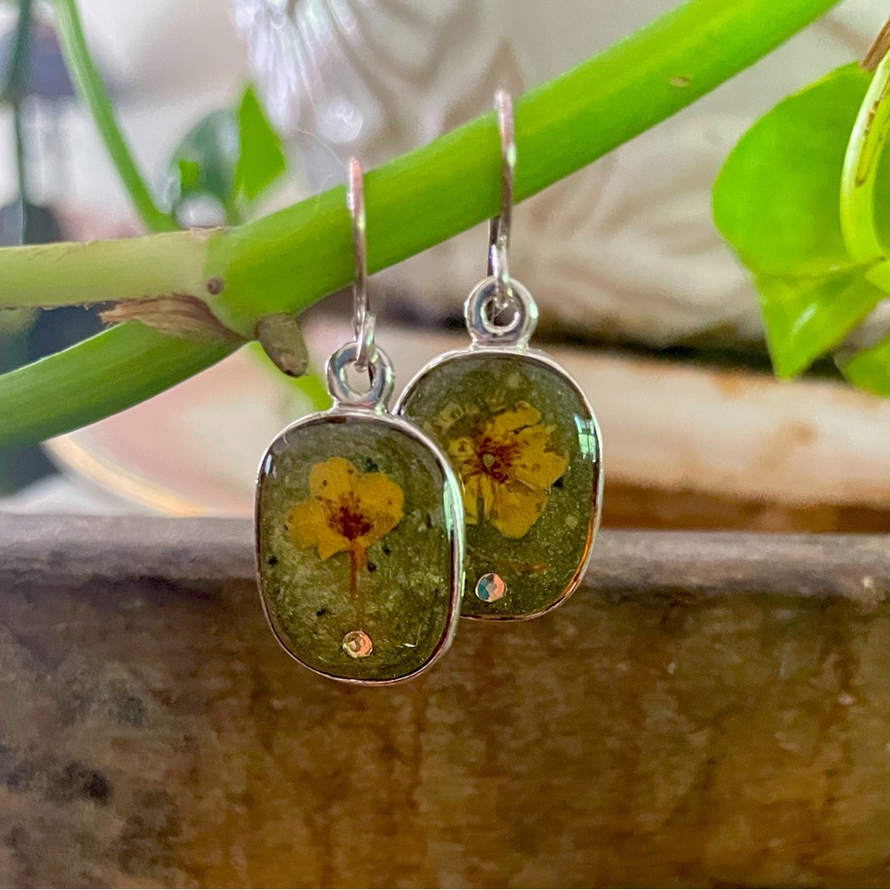 Antique Style Earrings - Picture 1 of 5